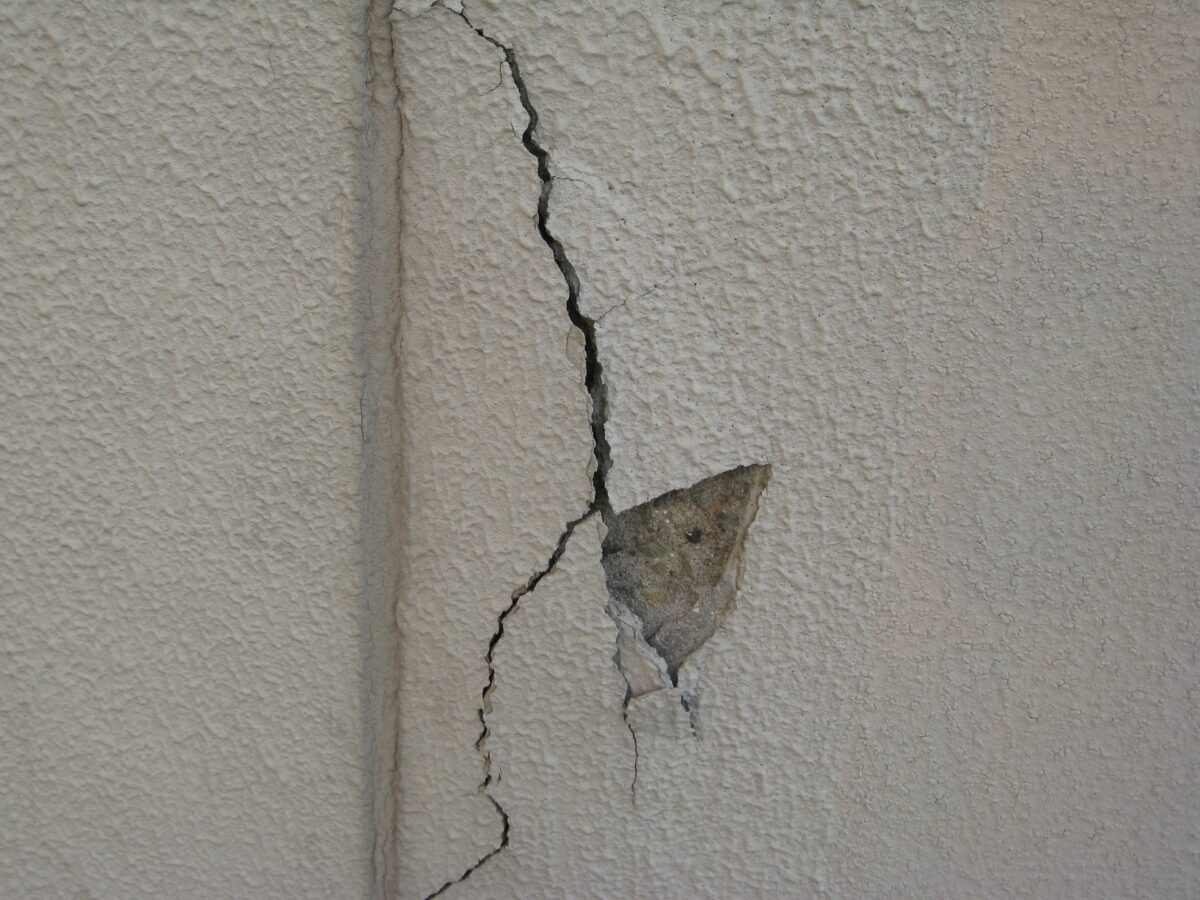 外壁のひび割れ
